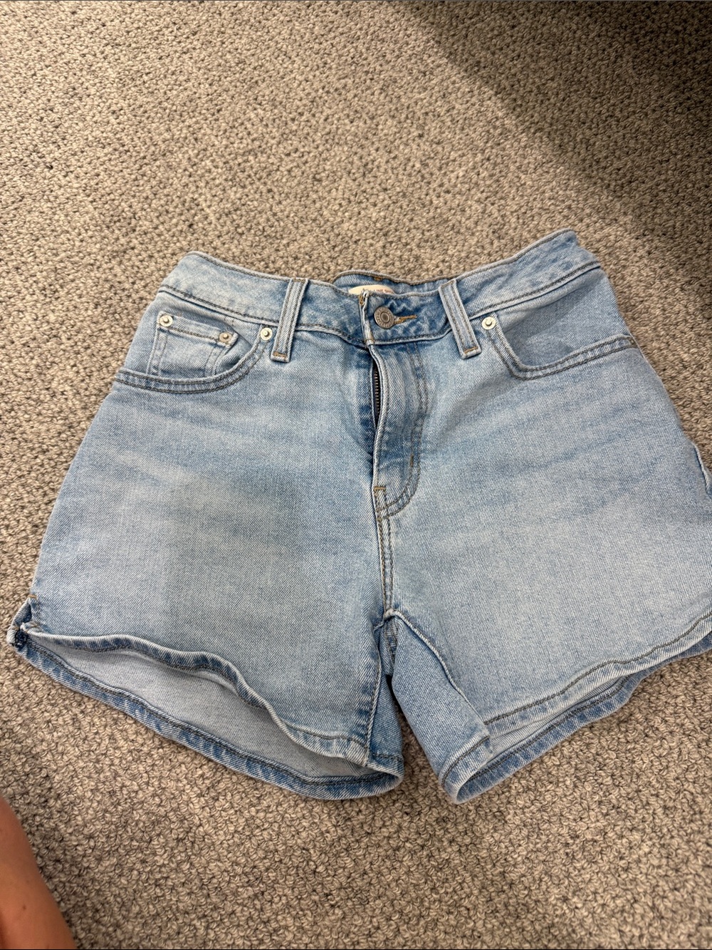 Levi's Light Blue Denim med-Rise Women's Shorts